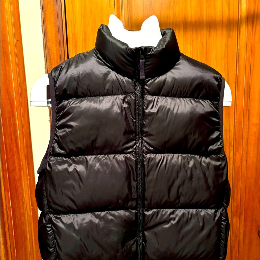 Uniqlo ultra light down vest. Black. Men's size S. Never worn, new without tags